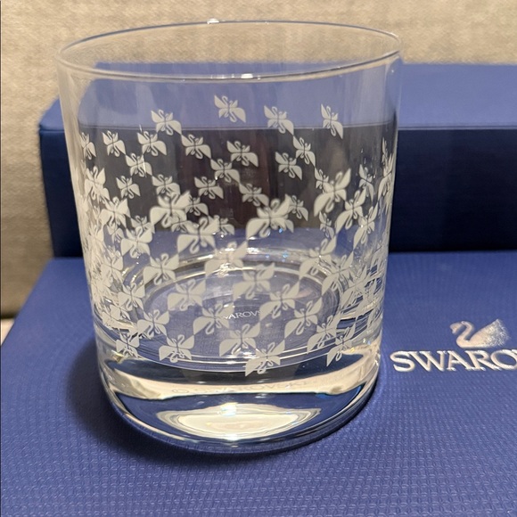 Swarovski Glasses/ Whiskey Glasses/ Tumblers- Set of 2 - Picture 2 of 10